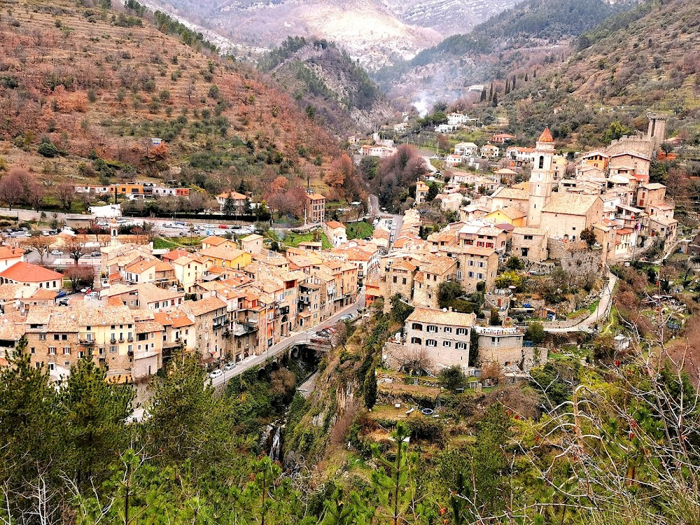 La proie : village seen from afar