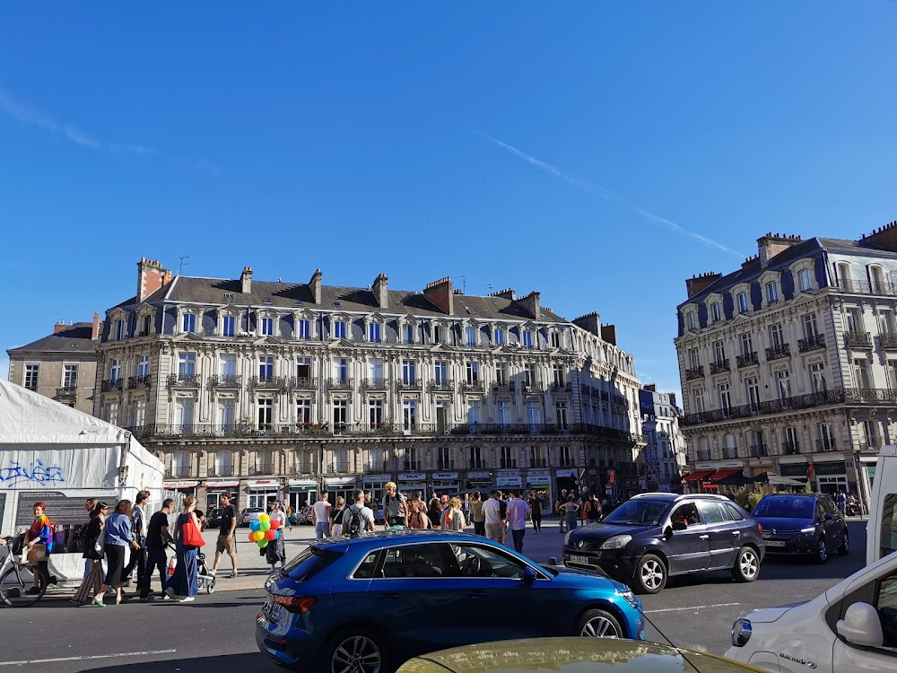 La reine blanche : Parade