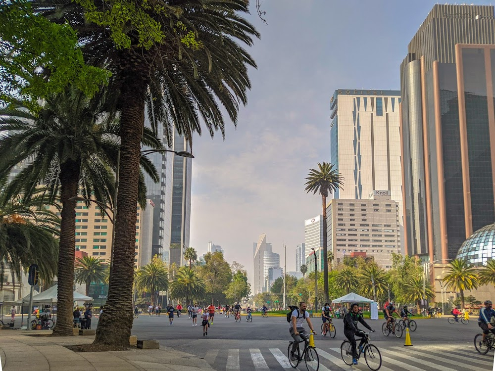 La revancha : view of the blue, glass skyscraper of the stock exchange