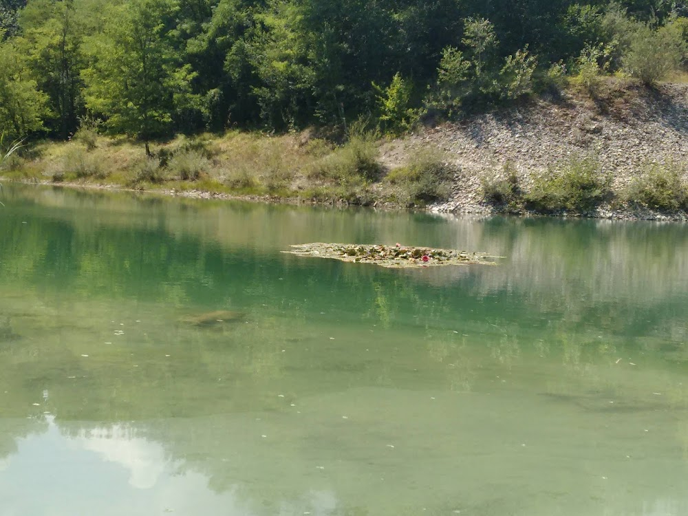 La salamandre : village where Paul lives with his wife and daughter