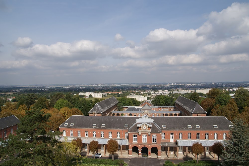 La tête contre les murs : psychiatric hospital