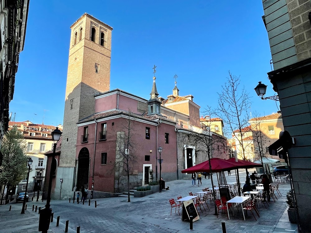 La torre de los siete jorobados : Inés' house