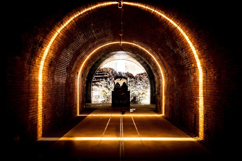 La vie et rien d'autre : the coffin of the unknown soldier leaves the Citadelle of Verdun