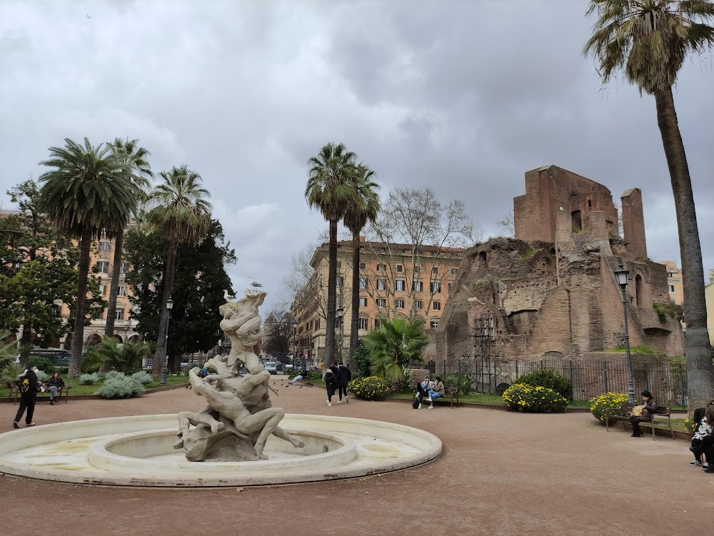 Carmen di Trastevere : View from the bridge nearby.