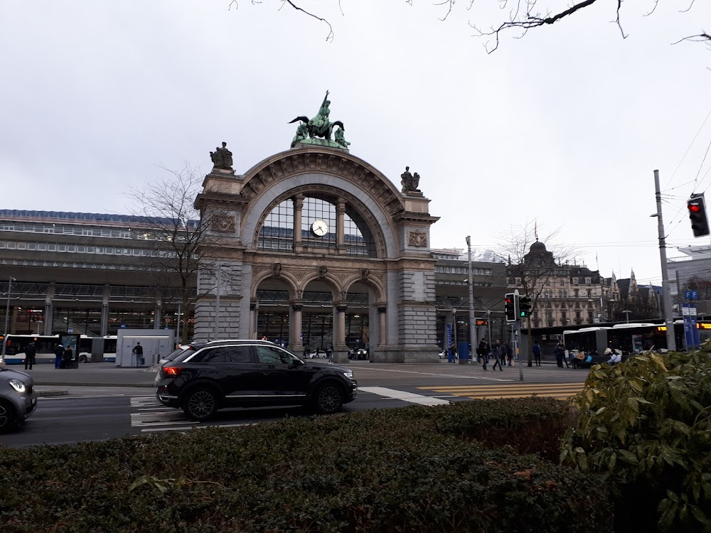 L'affaire Maurizius : old train station, now demolished