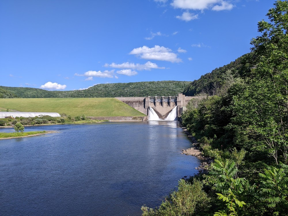 Lake of Betrayal: The Story of Kinzua Dam : 