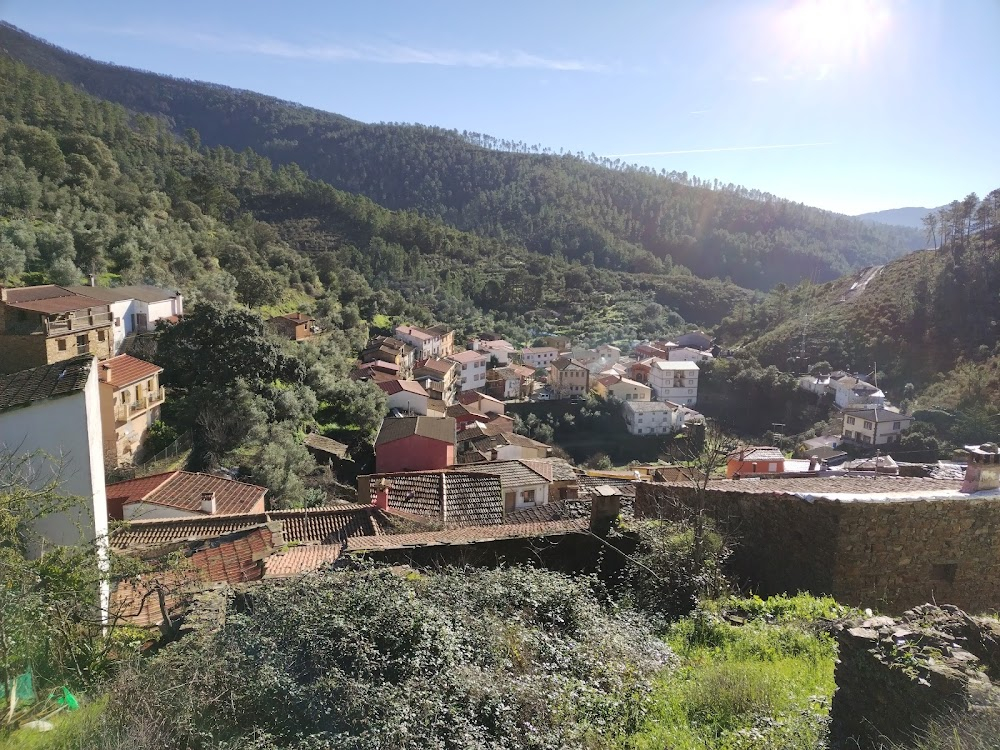 Las Hurdes : first village visited, with school