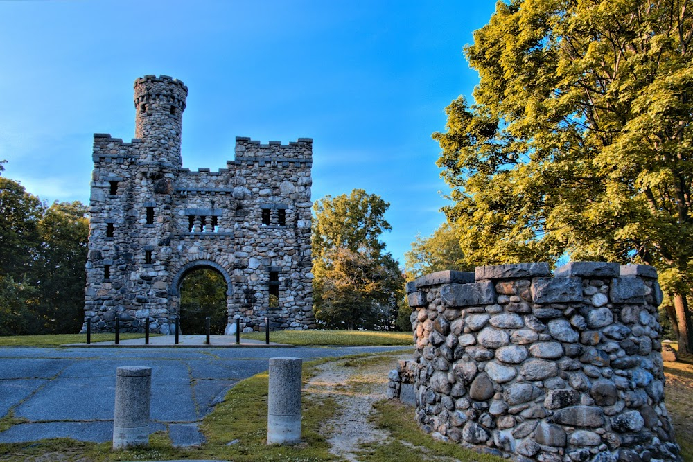 Last Hours in Suburbia : "The Castle"