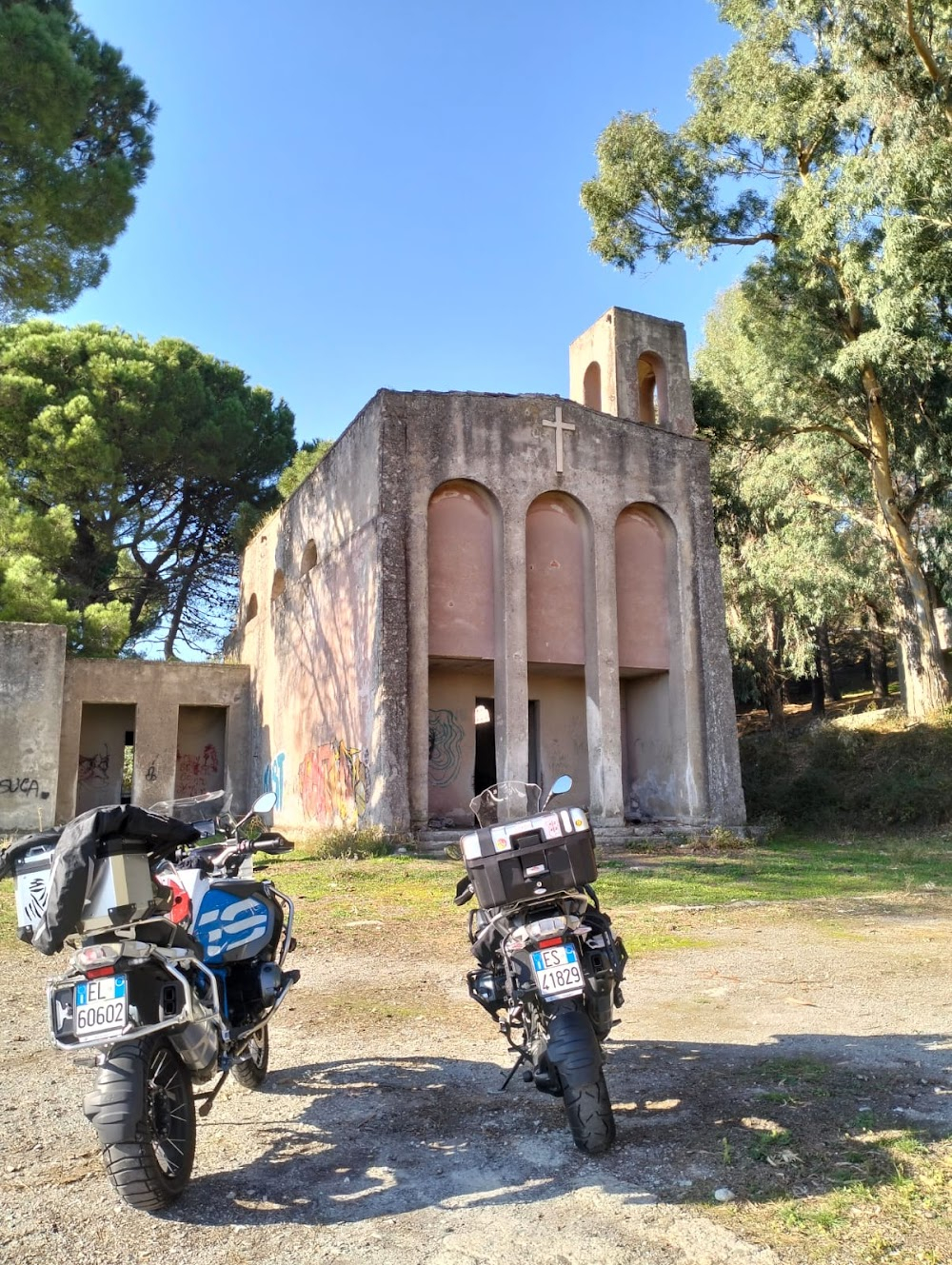 L'avventura : the abandoned village