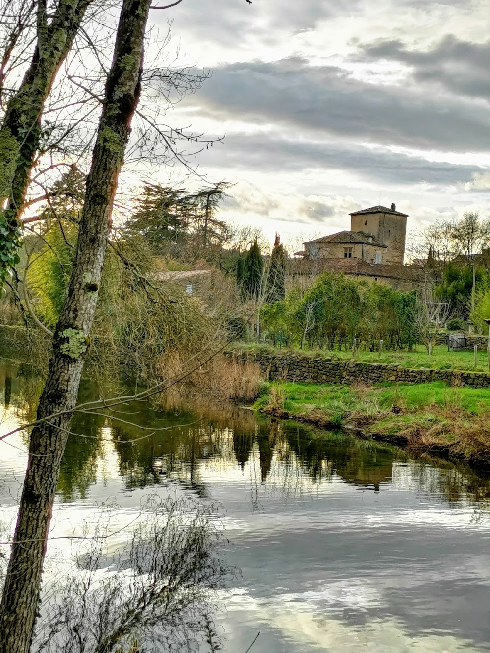 Le cabanon rose : Chateau d'Uzer: sets for the Cabanon Rose, and the open-air brothel