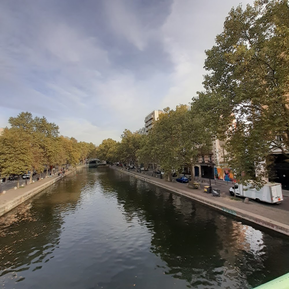 Hôtel du Nord : street between the canal and hotel