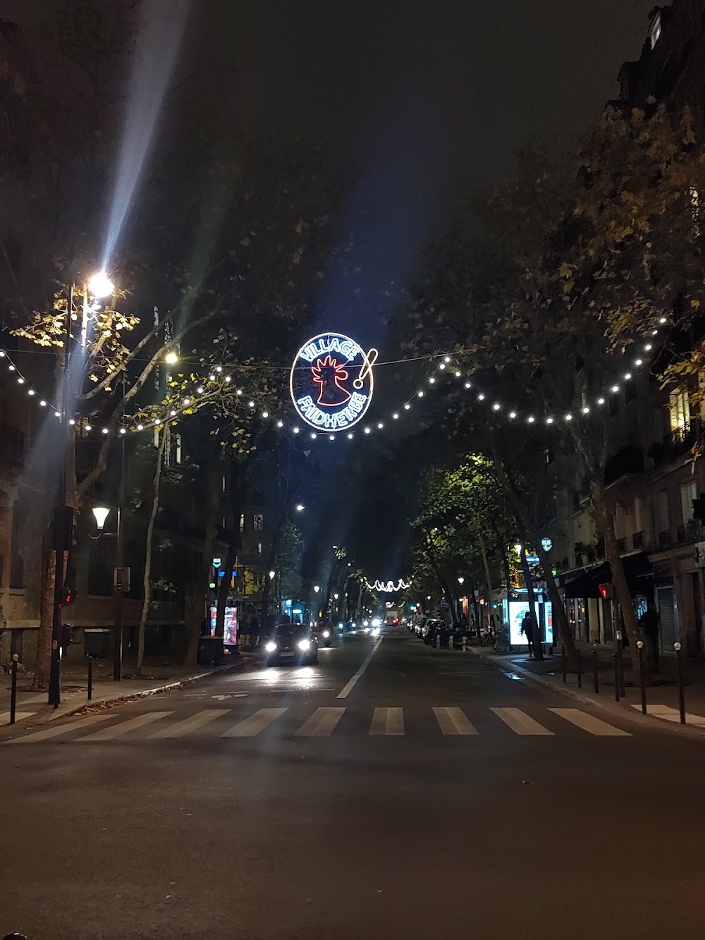 Le code a changé : Piotr and Jean-Louis in the street