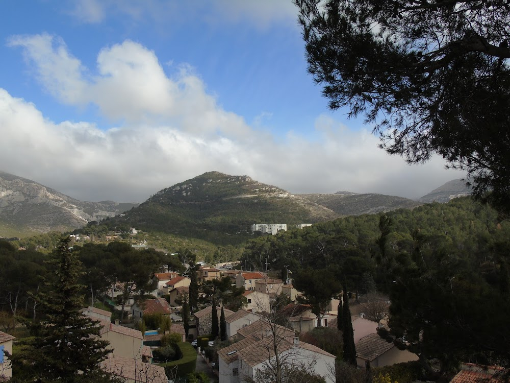 Le deuxième souffle : Gu's hideout, a house owned by the boatman