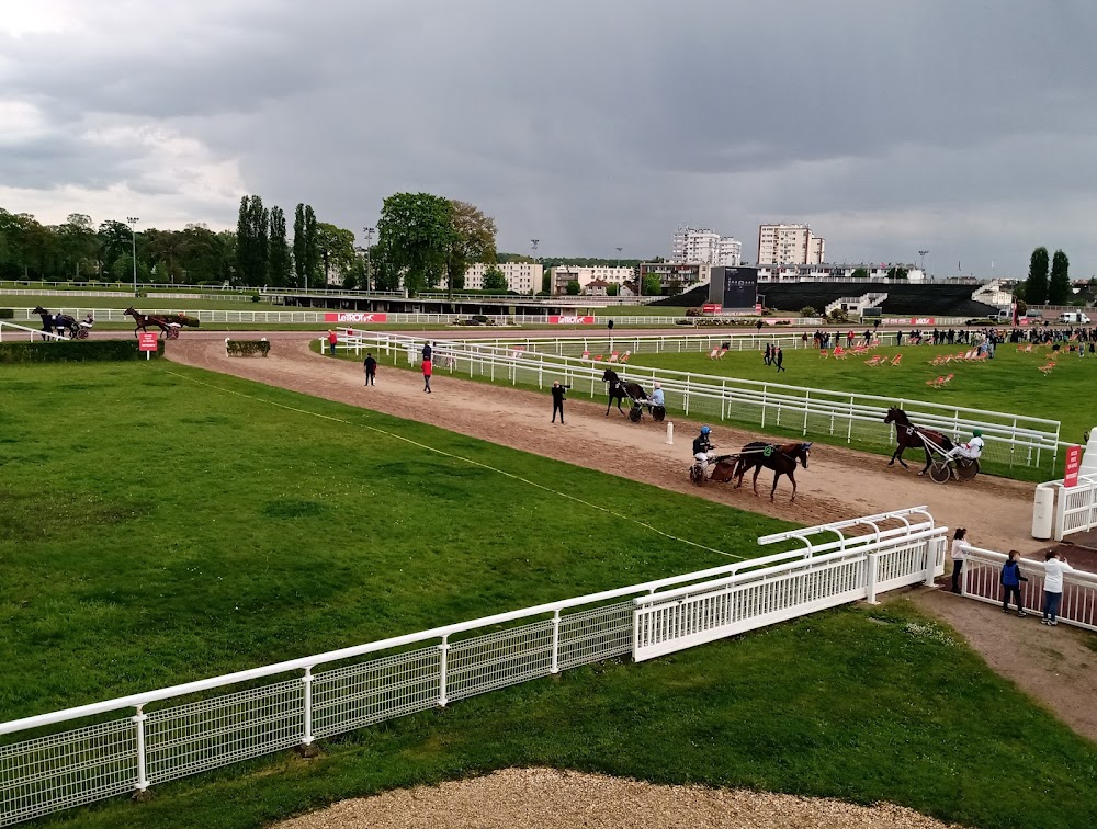 Bob le flambeur : horse race track