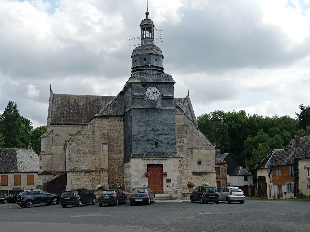 Le jour et l'heure : town at the onset of the film