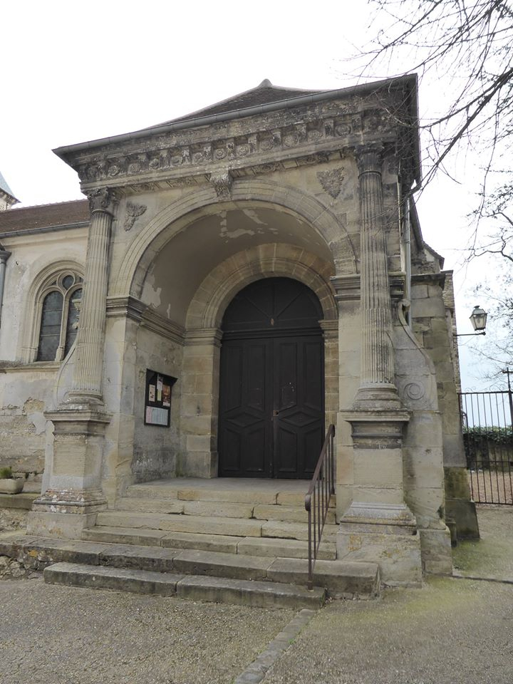 Neuilly sa mère! : De Chazelle's house exteriors