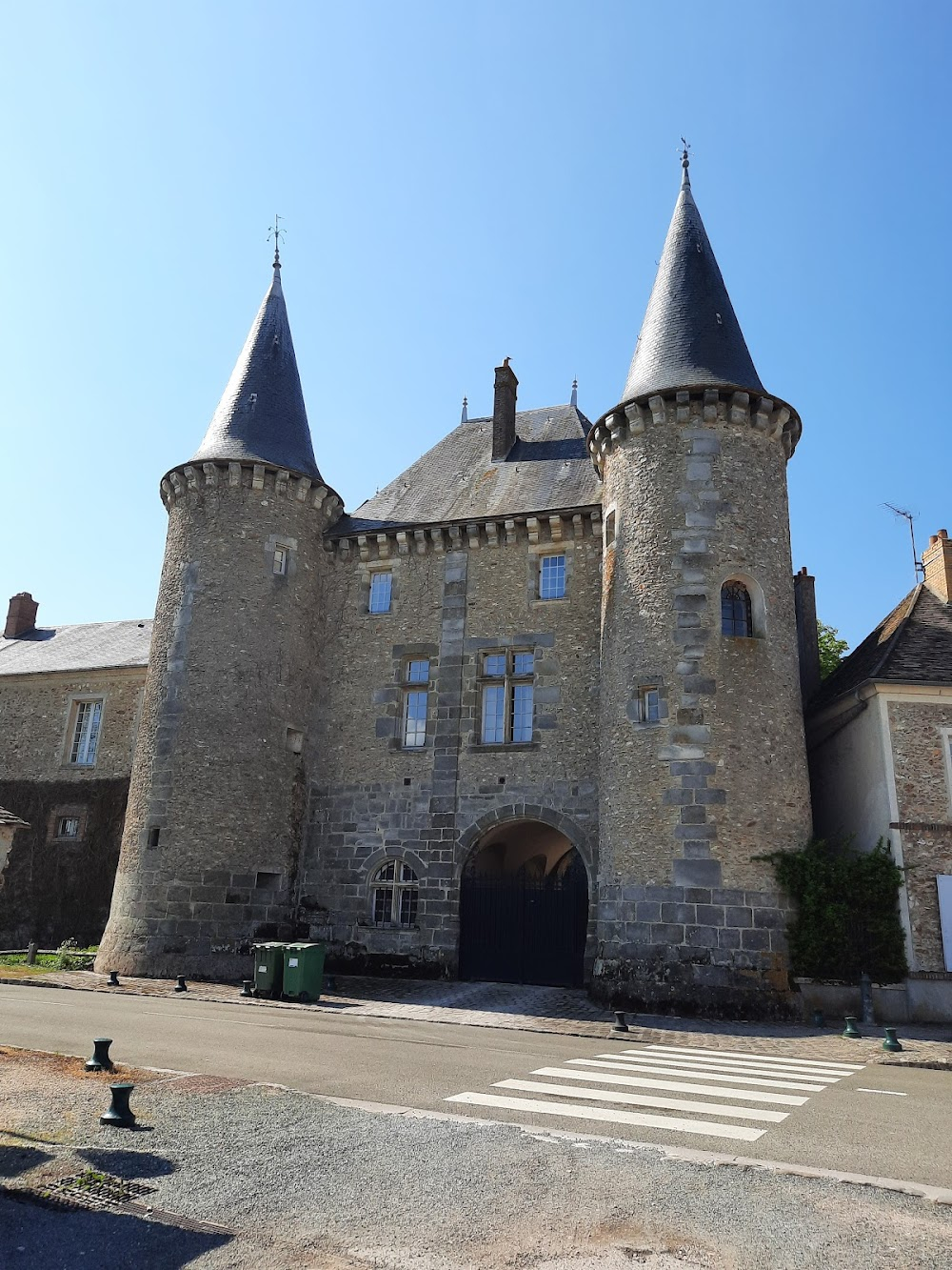 Le rouge est mis : car burnt in La Brelinquinerie farm