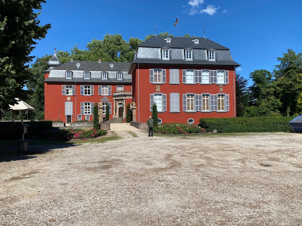 Lena - Liebe meines Lebens : exteriors: Arensberg castle