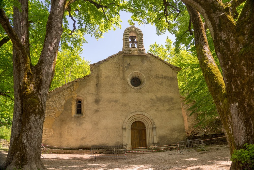 Les âmes fortes : church