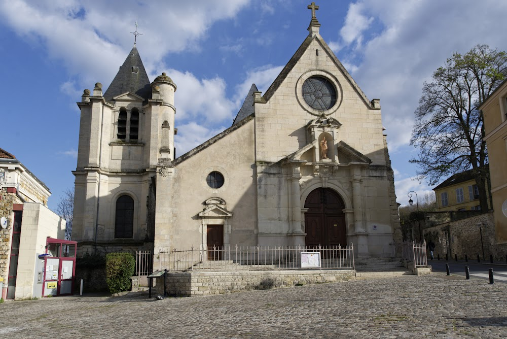 Les anges gardiens : scenes in Père Tarain's church