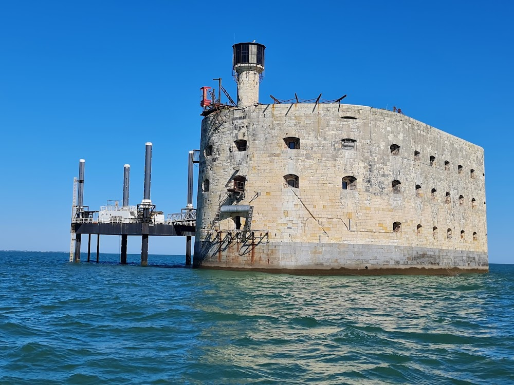 Liberté-Oléron : fort in the sea