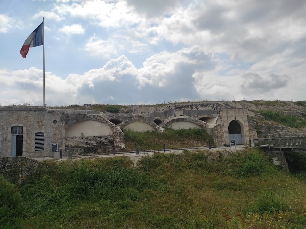 Les croix de bois : trenches