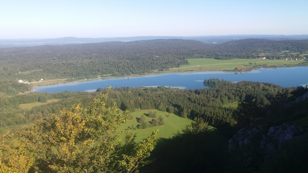 Les deux Anglaises et le continent : Swiss lake