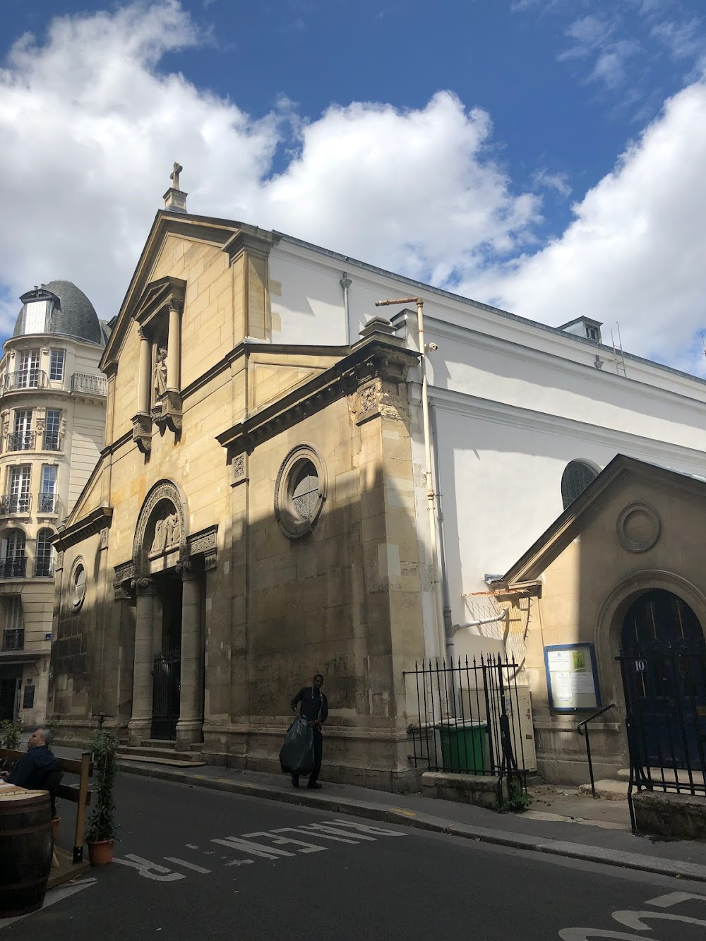 Les femmes du 6e étage : church scenes