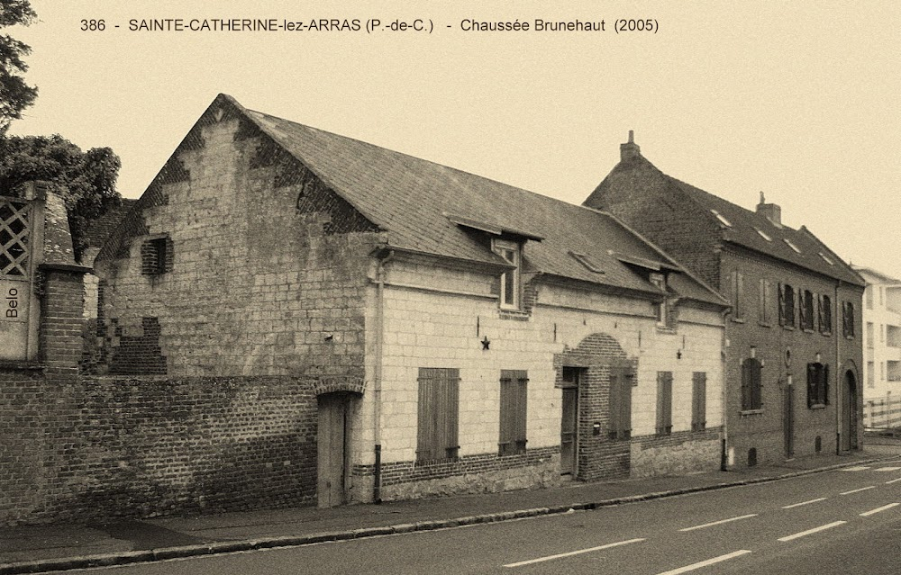 Les glaneurs et la glaneuse : shop where Agnès Varda purchases the pictureof a a gleaner