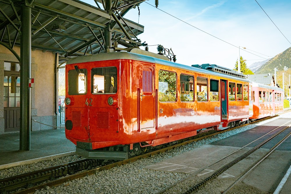 Les marmottes : train station