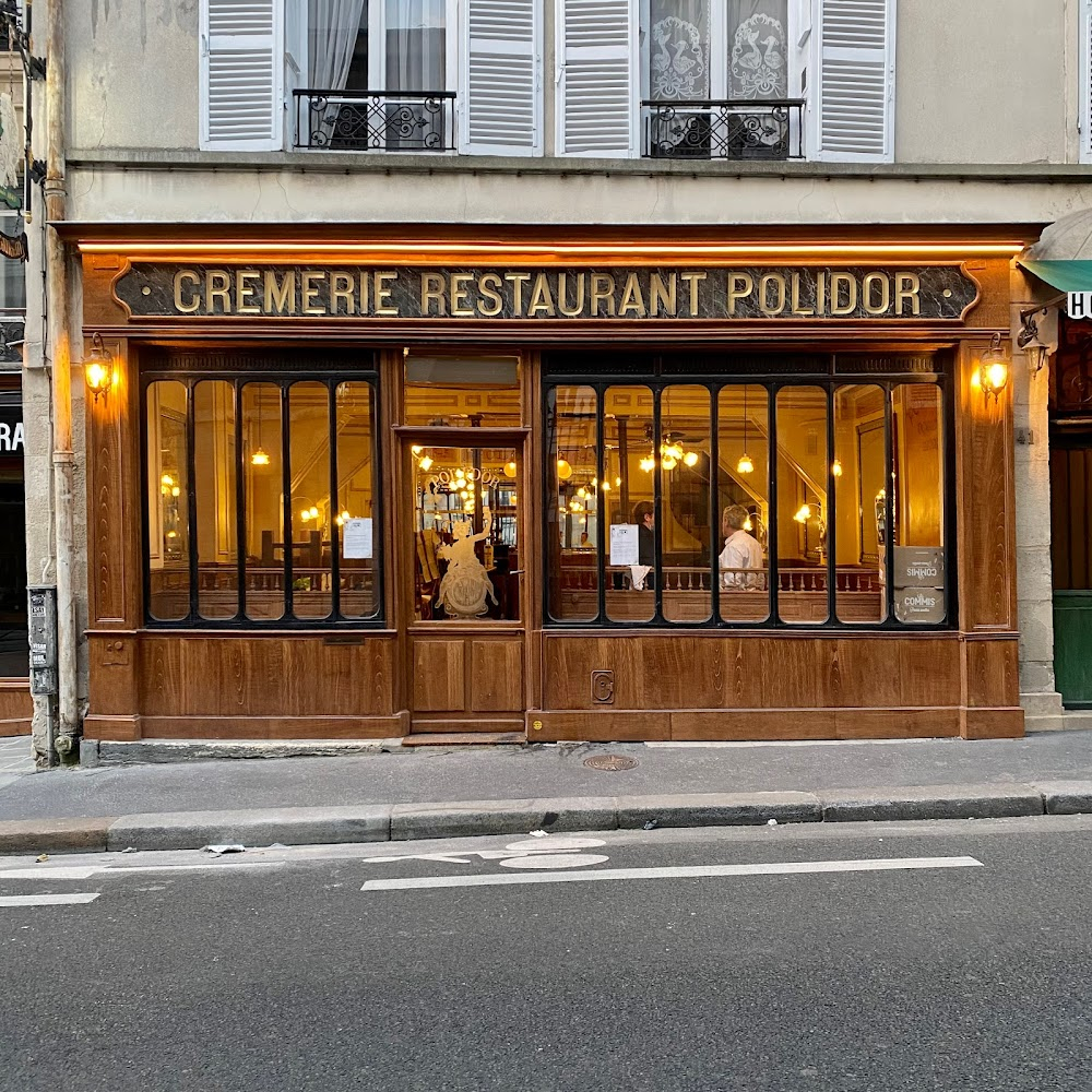 Les palmes de M. Schutz : restaurant