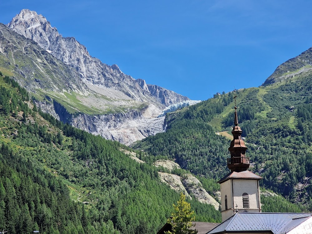 Les aiguilles rouges : Train Station