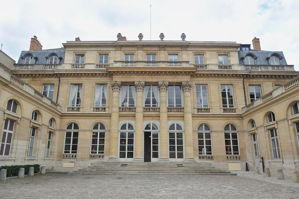 Le président : as Hôtel Matignon, the prime minister's offices