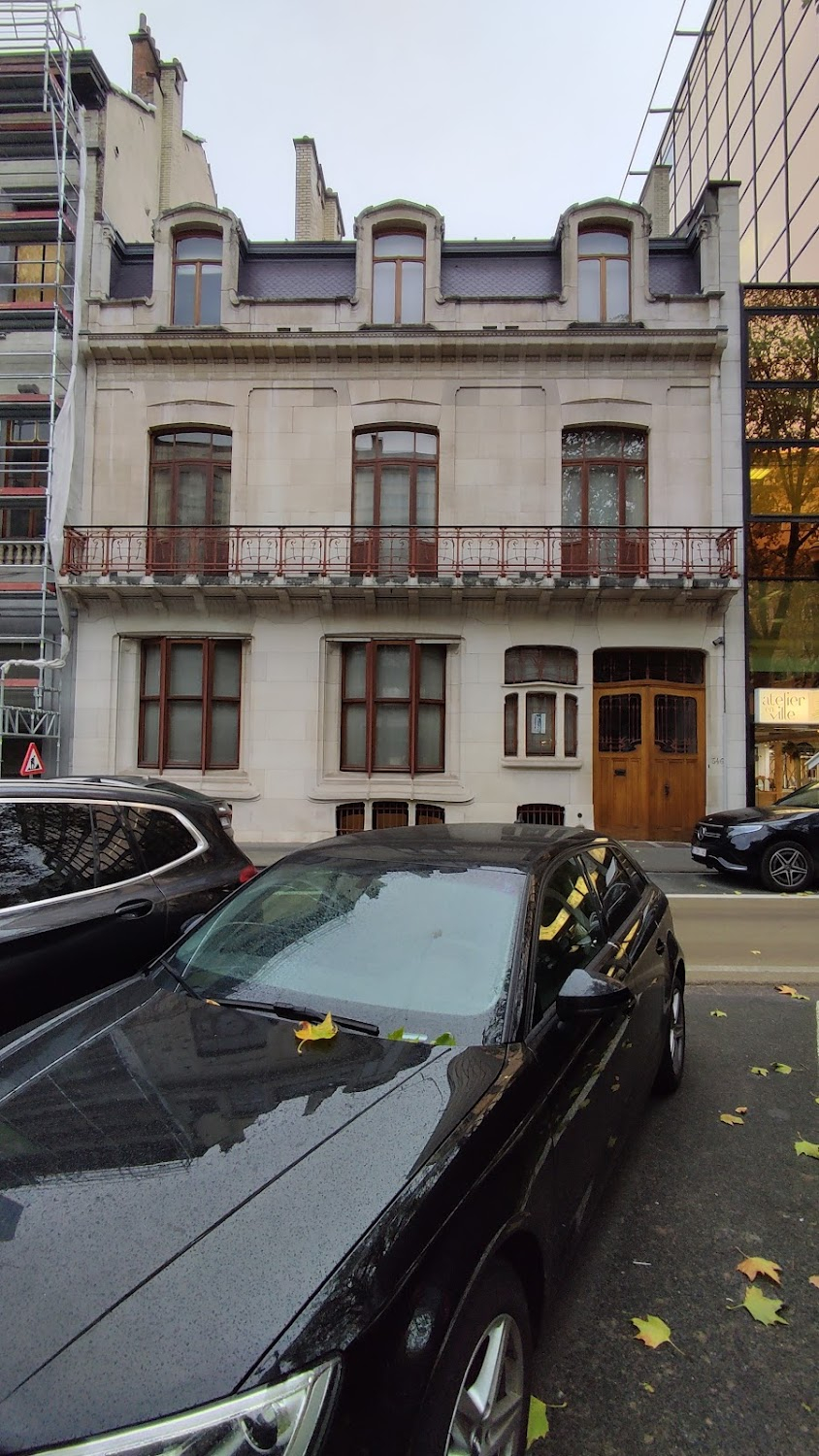 Les Steenfort, maîtres de l'orge : banker's office in episode 'Régine'