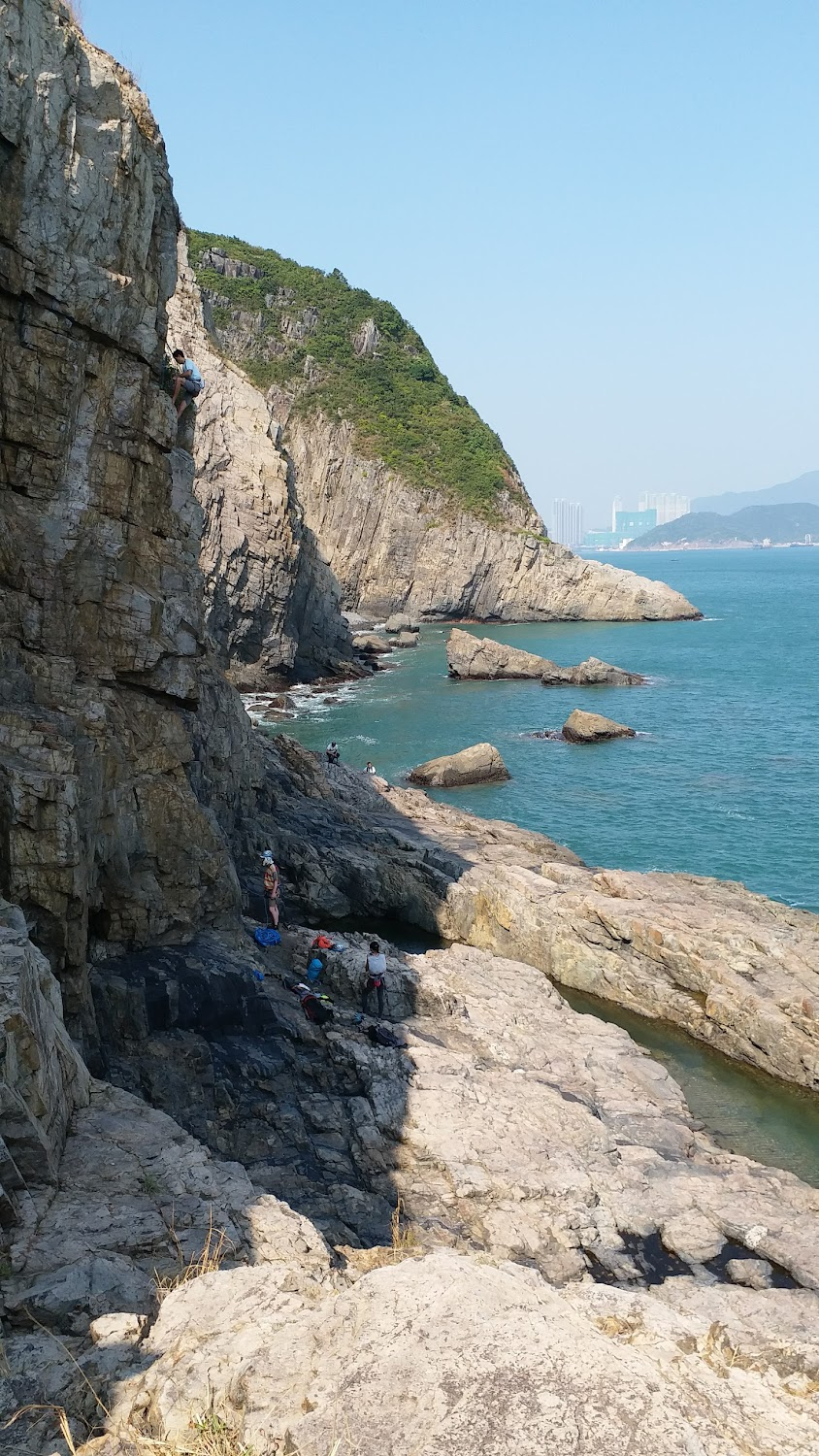 Les tribulations d'un Chinois en Chine : car falls off the cliff