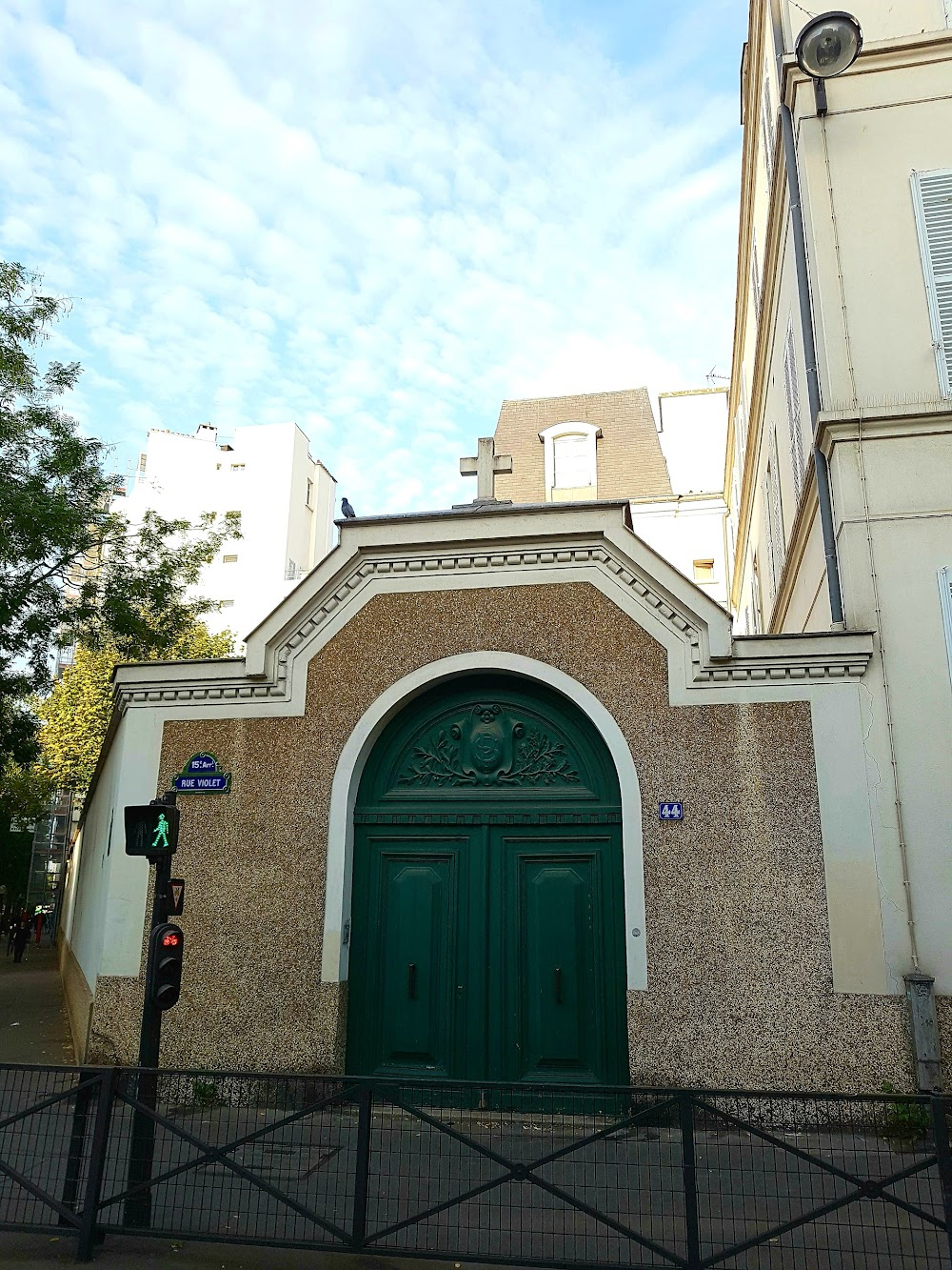 Les trois frères : Pascal's apartment exteriors, at 14 Rue Violet