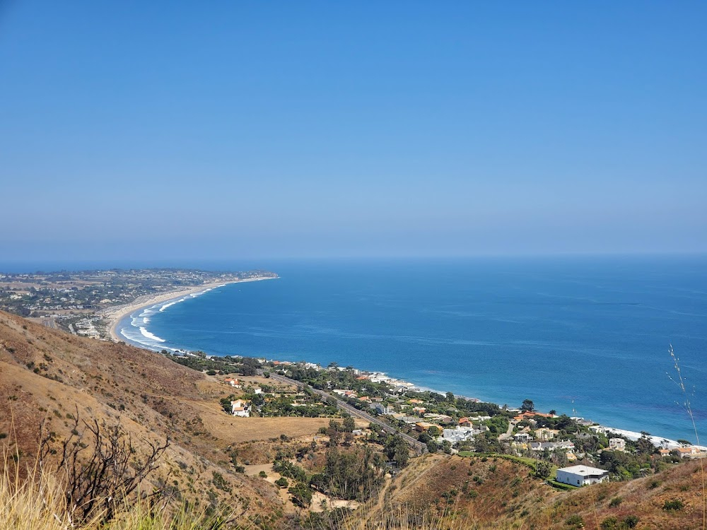 Live a Little, Love a Little : opening dune buggy scene at intersection with Pacific Coast Highway