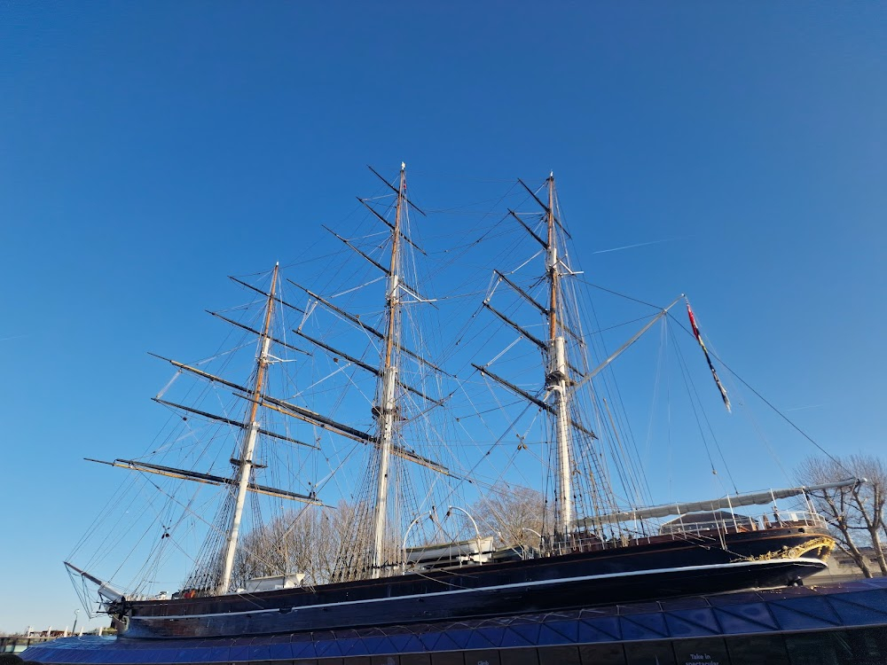 No Love for Johnnie : Jonnie and Pauline visit the Cutty Sark after their river trip