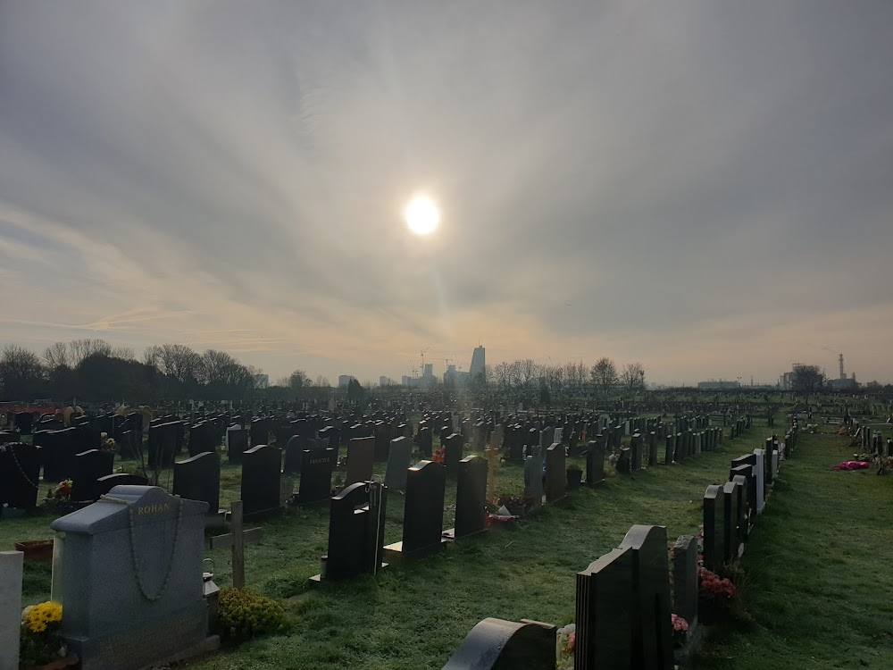 Look Back in Anger : Mrs. Tanner visits her husband's grave