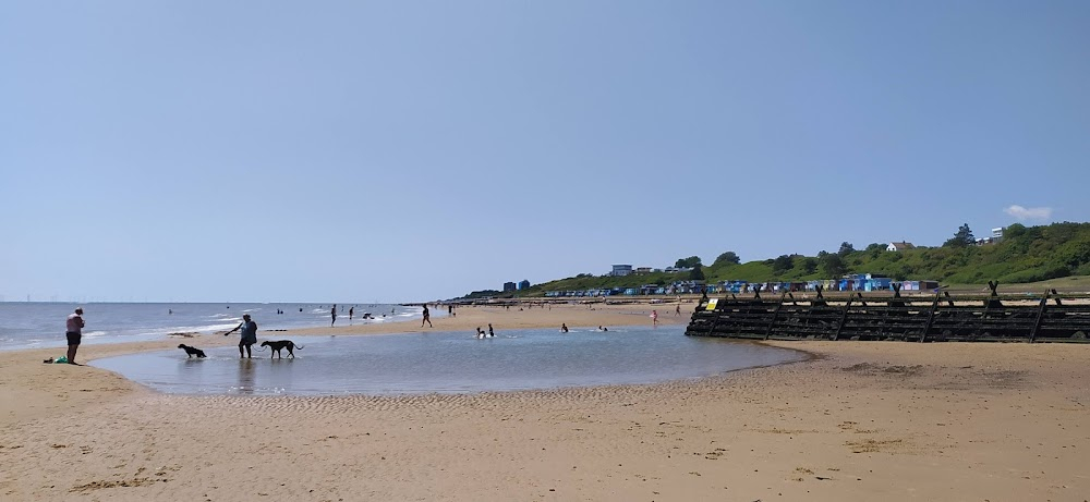 Lucas and Albert : Beach scene