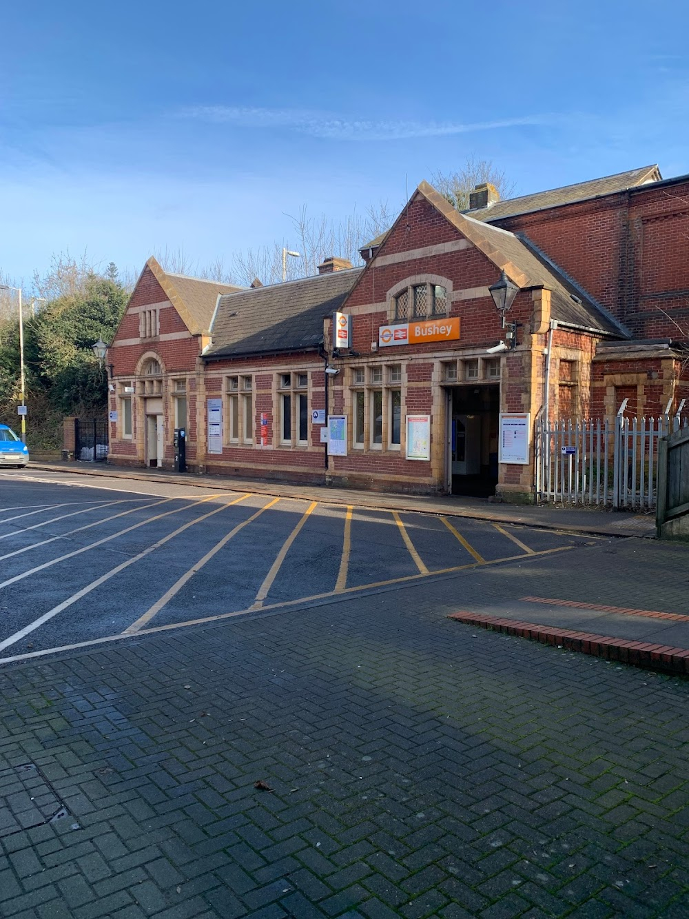 Lucky Jim : Jim pulls into the station driveway and leaves on the train with Christine