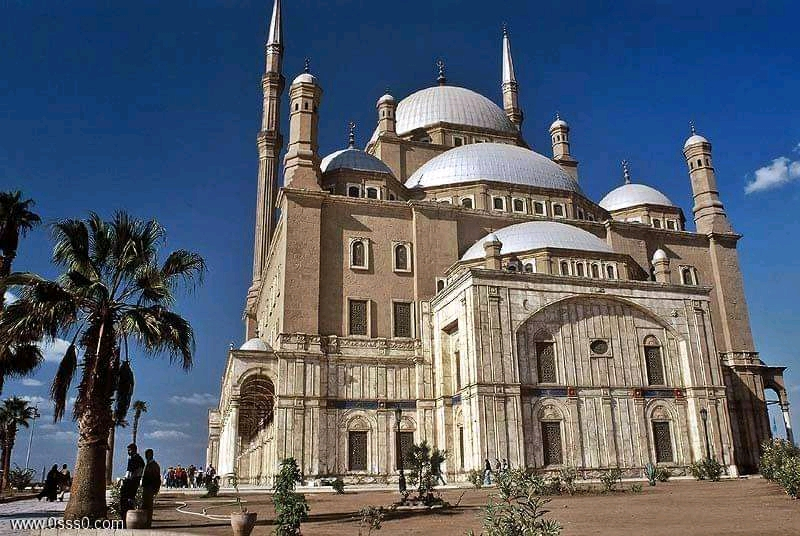 Cairo 'City of Contrast' : Great Mosque of Muhammad Ali Pasha, built 1848, to honor the son, Tusun Pasha, of the founder of the Royal House of Egypt.