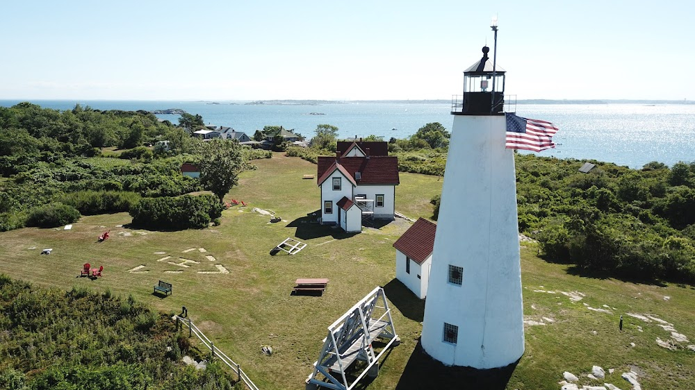 Manchester by the Sea : island and lighthouse seen from Joe's boat