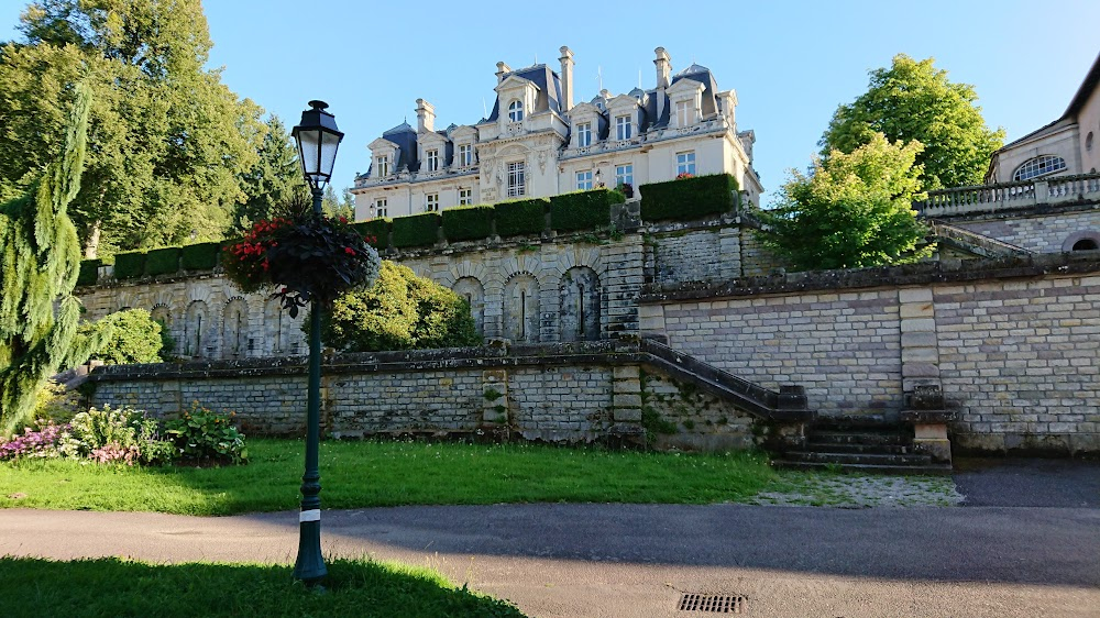 Marvin ou la belle éducation : school and gymnasium