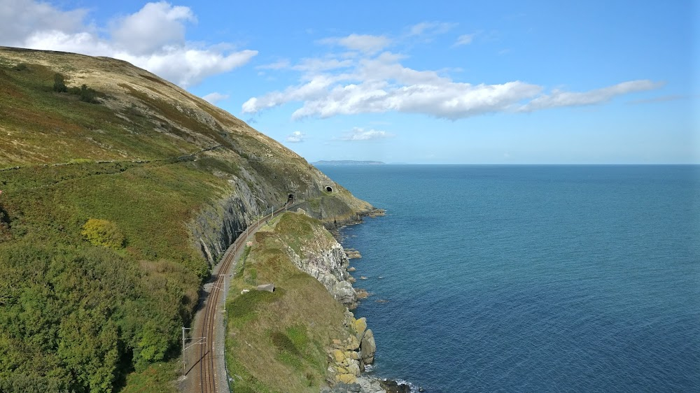 Maryland : Eve Best begins her jog from the Strand Road end and runs south toward the Bray Head Cliff Walk.