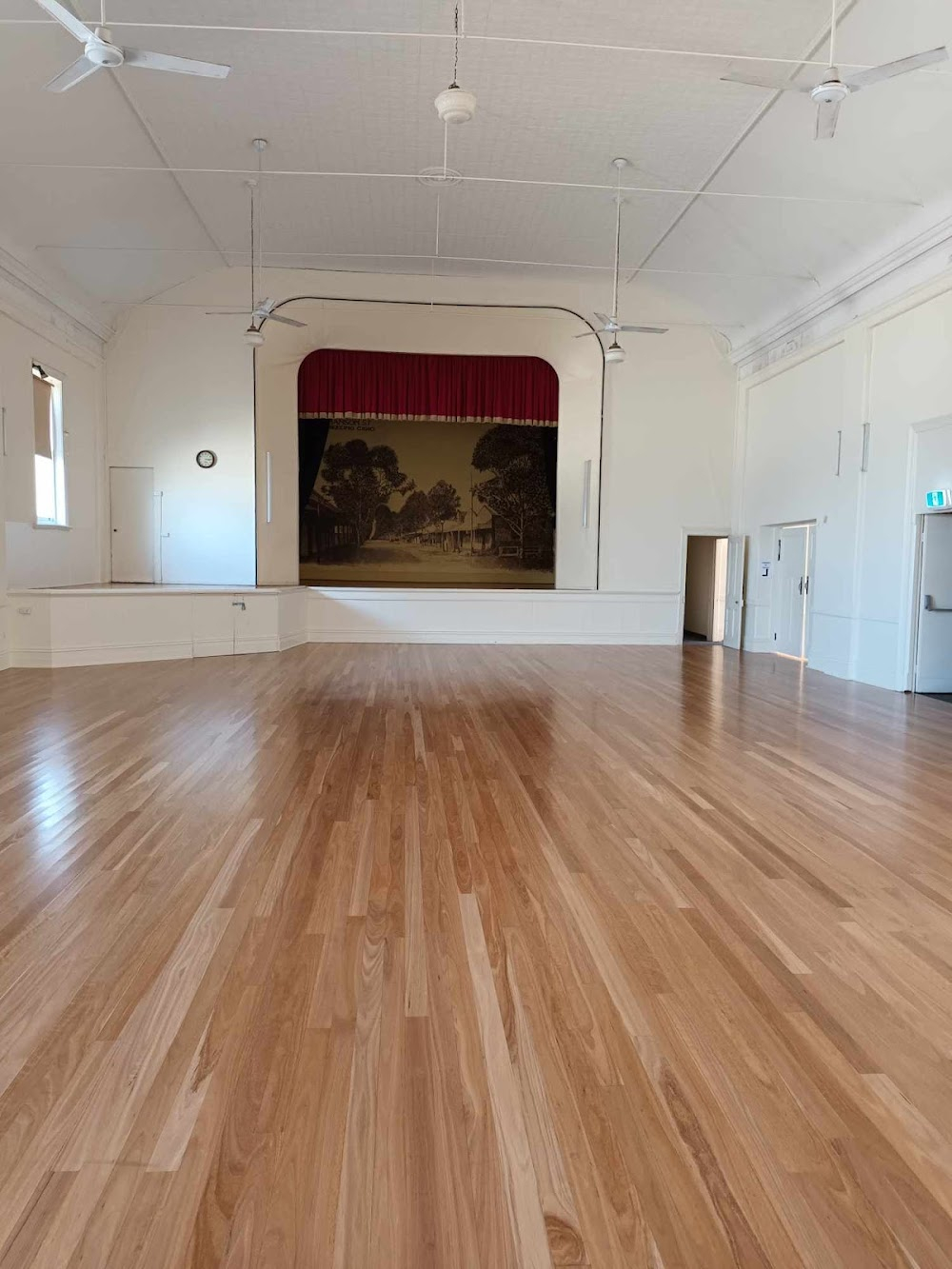 McLeod's Daughters : Gungellan Town Hall