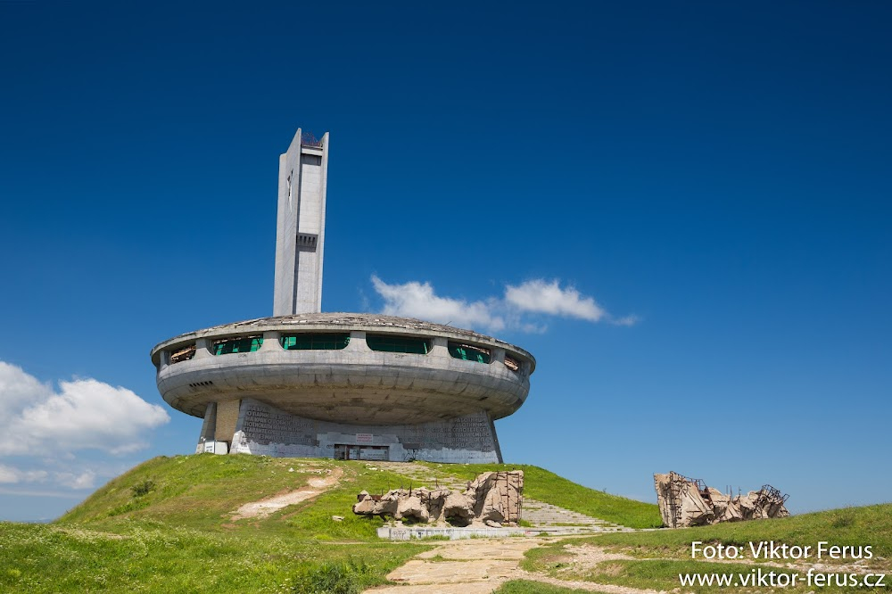 I Feel Good : visit of the abandoned monument by Jacques and his gang