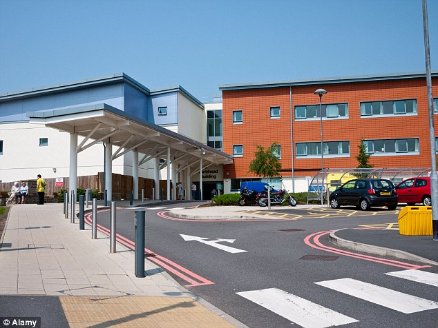 Medics : Henry Park Hospital, exterior, 1992-1994