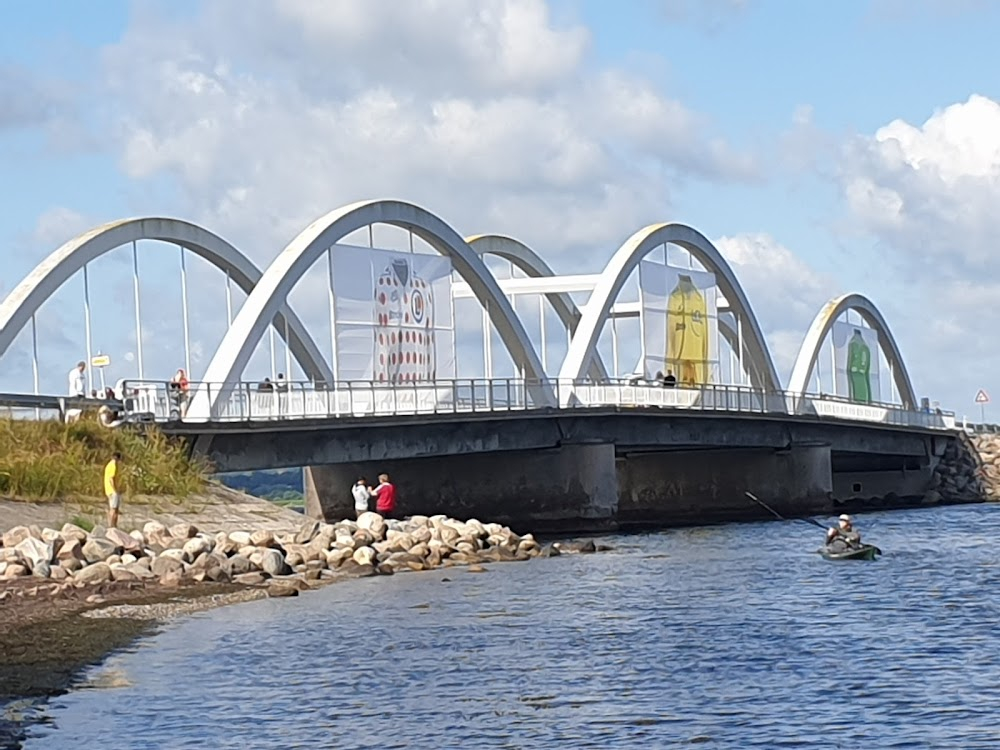 Mig og min lillebror : bridge to Bomø