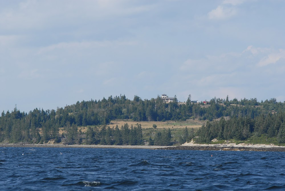 Minority Report : final panoramic shot of log cabin on desert island